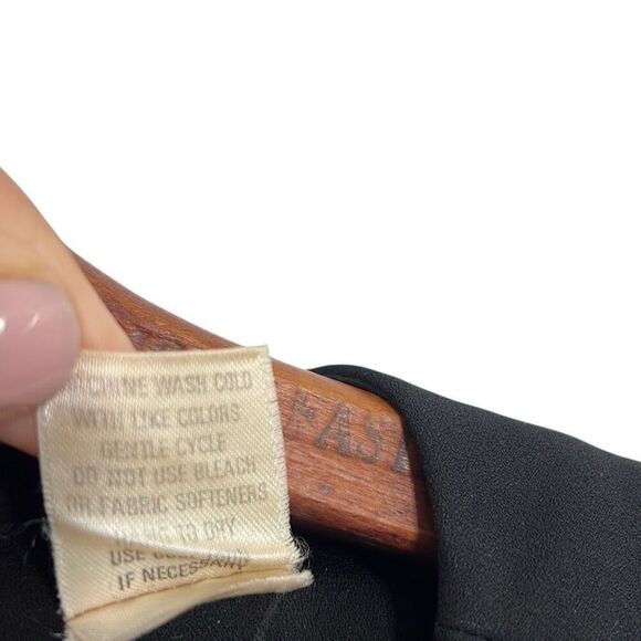 CHAUS Crew Neck Keyhole Back Pullover Sleeveless Blouse Black Size 12 - Picture 5 of 7